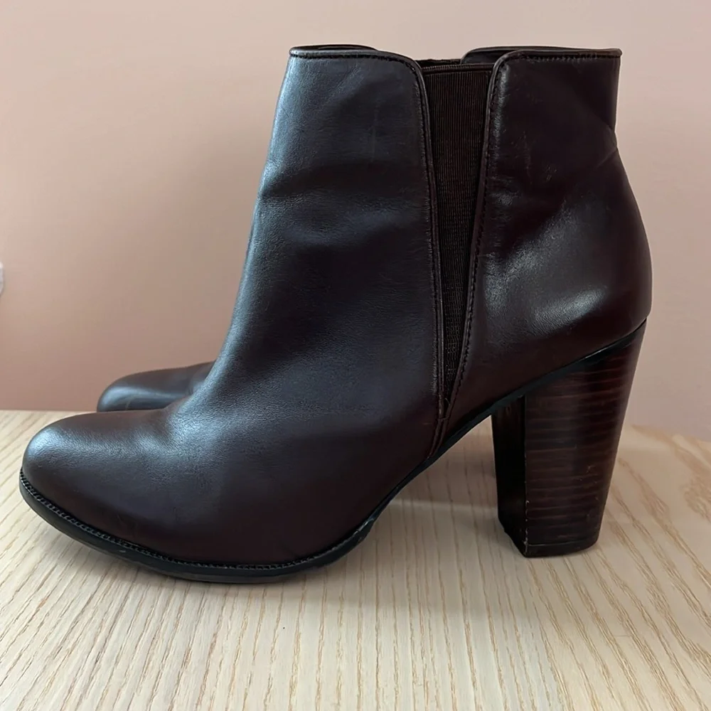 ANN TAYLOR Chestnut Brown Leather Ankle Boots Size 7